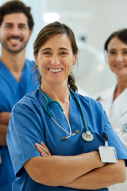 Meet the Team <img src="surgeon.jpg" alt="knee surgeon in Boynton Beach" />
